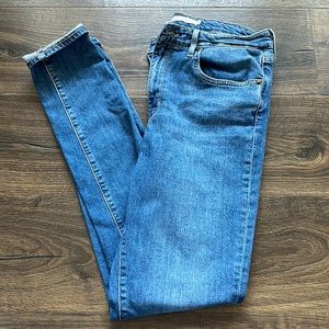 Womens Levi’s 721 high rise skinny size 31 no distressing